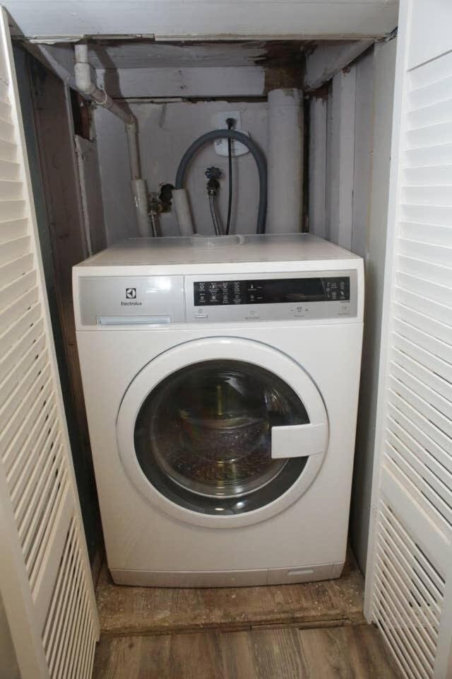 1 Bedroom With A Fireplace Close To Base Лоутън Екстериор снимка