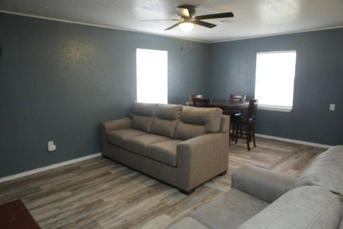 1 Bedroom With A Fireplace Close To Base Лоутън Екстериор снимка