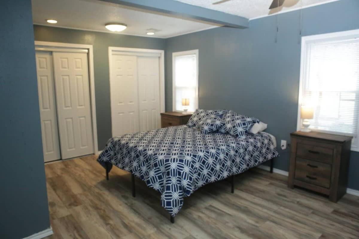 1 Bedroom With A Fireplace Close To Base Лоутън Екстериор снимка